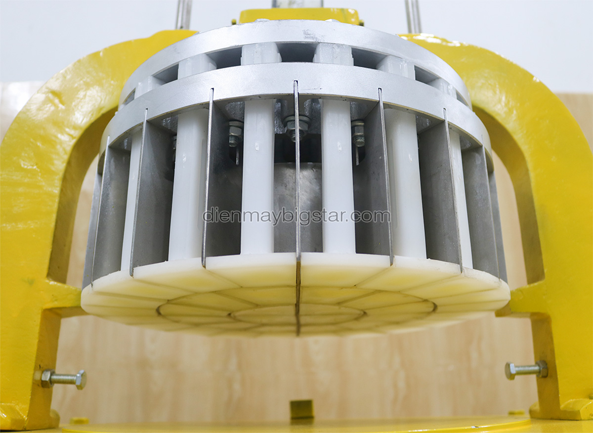 Máy chia bột bằng tay 16 may chia bot bang tay 1.3