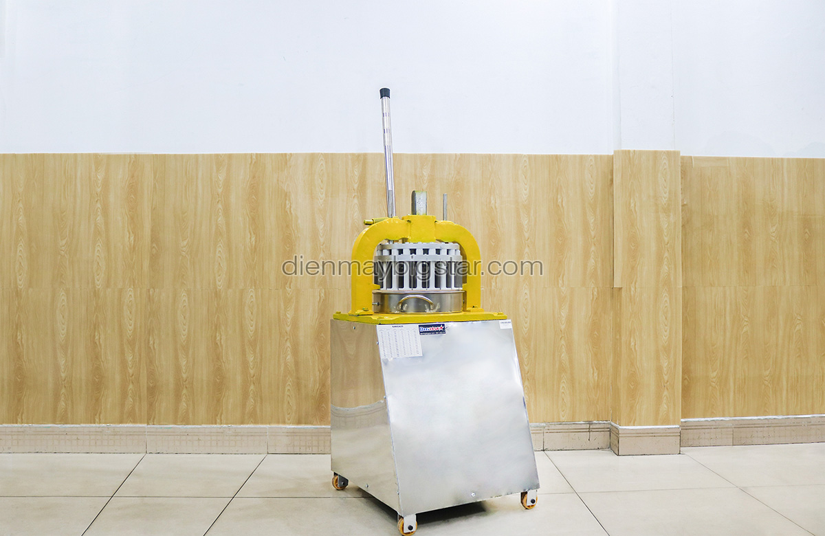 Máy chia bột bằng tay 18 may chia bot bang tay 1.6