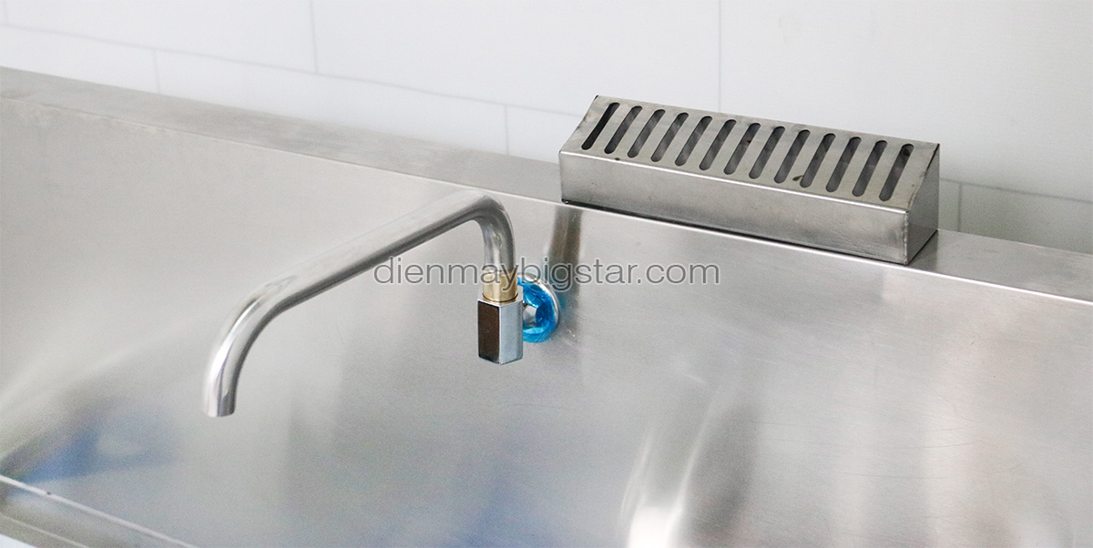 bep a 2 hong co quat thoi 1.3