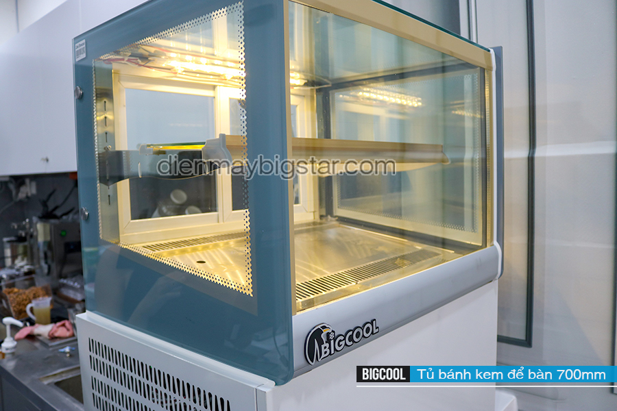 Tủ bánh kem mini BigCool 700mm WK-T70